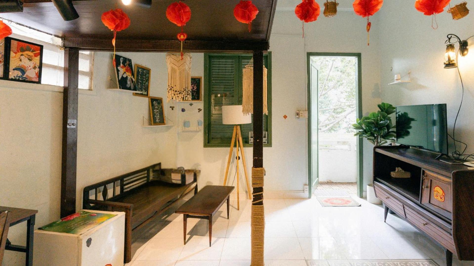 Stay&chill - S.5 - Nostalgic Near Bui Vien *