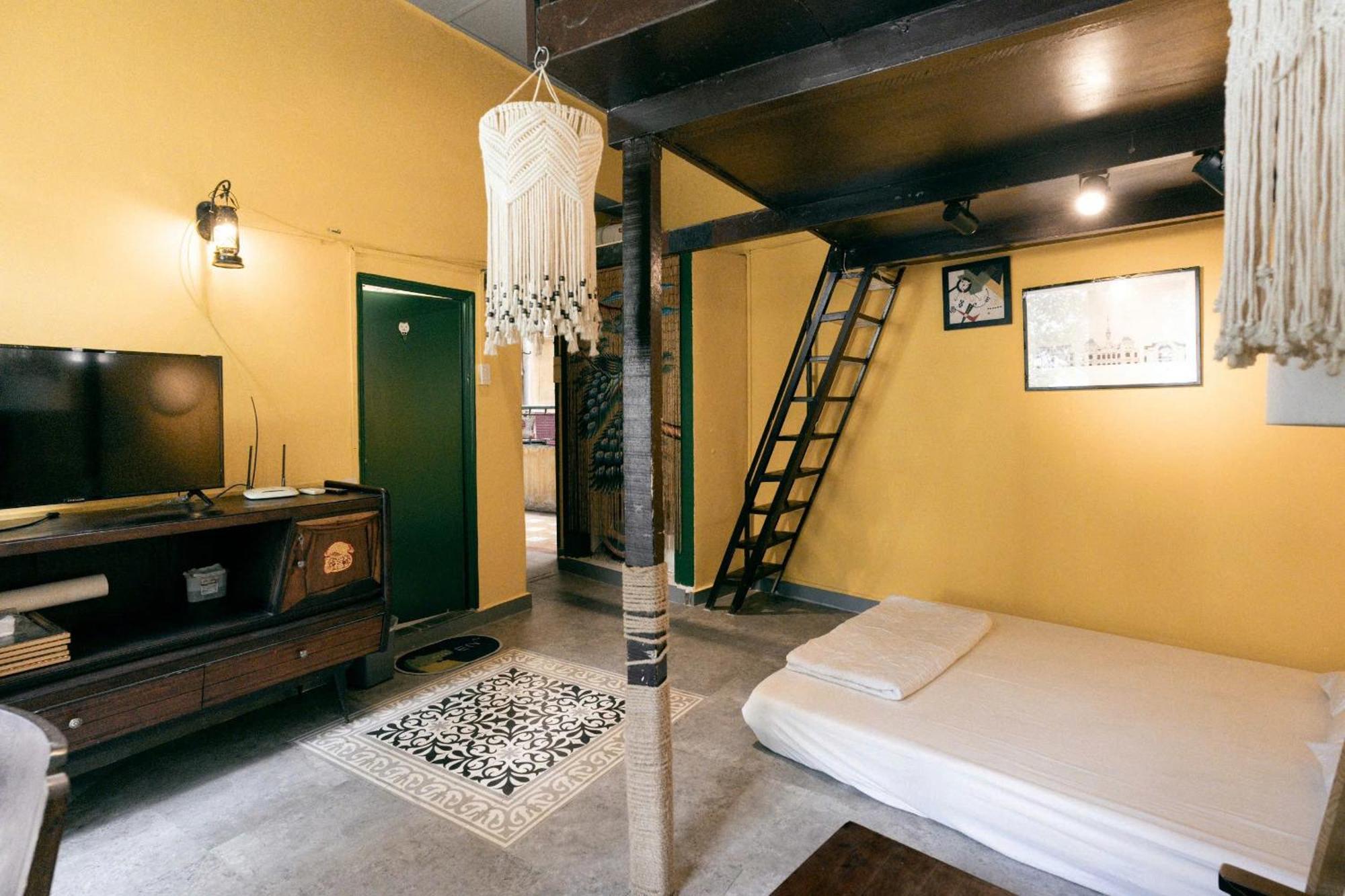 Stay&chill - S.5 - Nostalgic Near Bui Vien * TP. Hồ Chí Minh